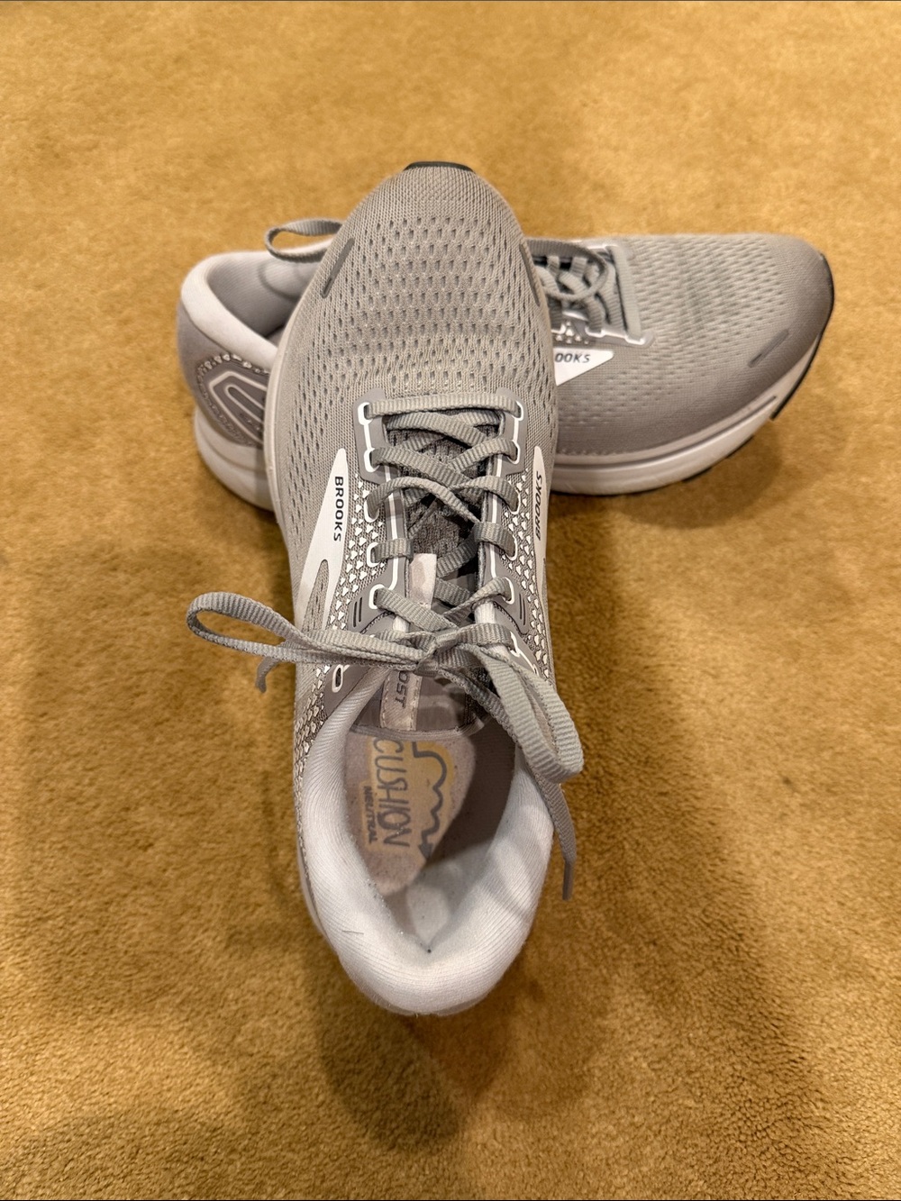 BROOKS GHOST 14 GRAY AND WHITE ATHLETIC SHOES  SIZE 10.5 - Picture 9 of 10
